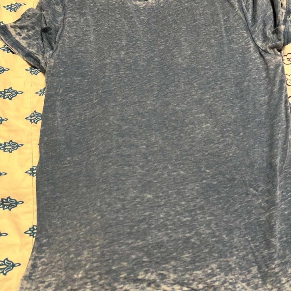 Adam Levine Collection blue heather short sleeve tee